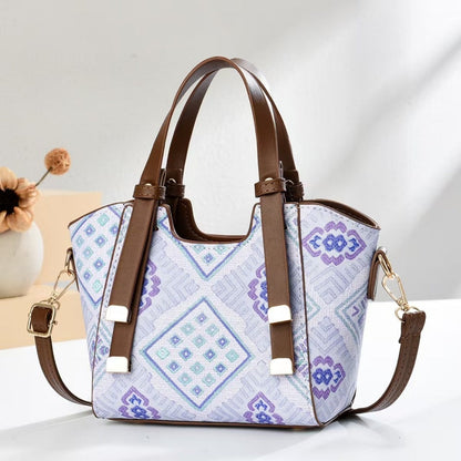 “Nouveau modèle de sac Boston monogrammé (forme coussin)